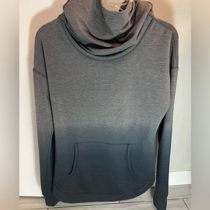 Calia Carrie Underwood Women Size Small Sweatshirt Pullover Hoodie Gray Ombre